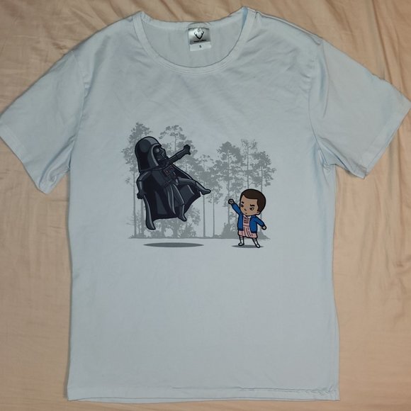 Stranger Things' Eleven T-shirt Beating Darth Vader White Unisex Adult Size S - Picture 2 of 4